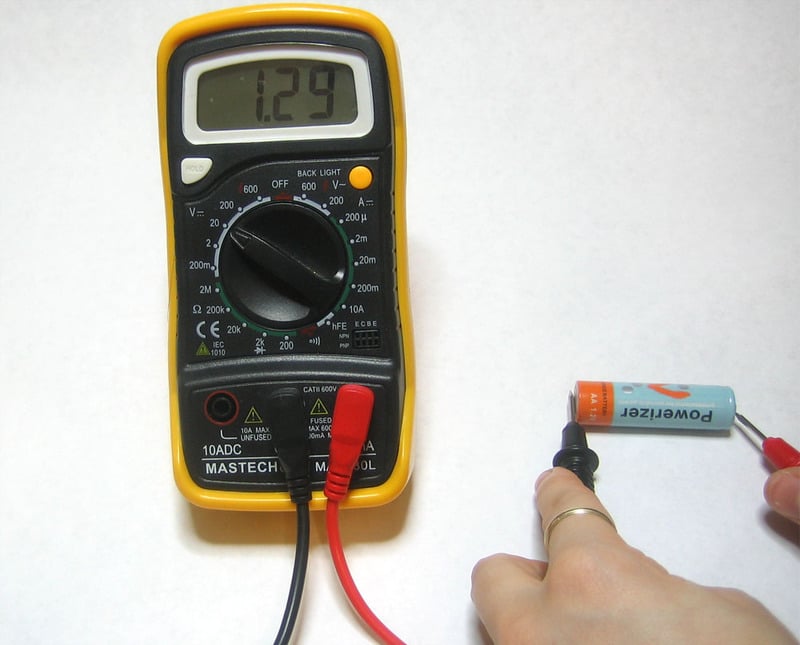Testing the voltage