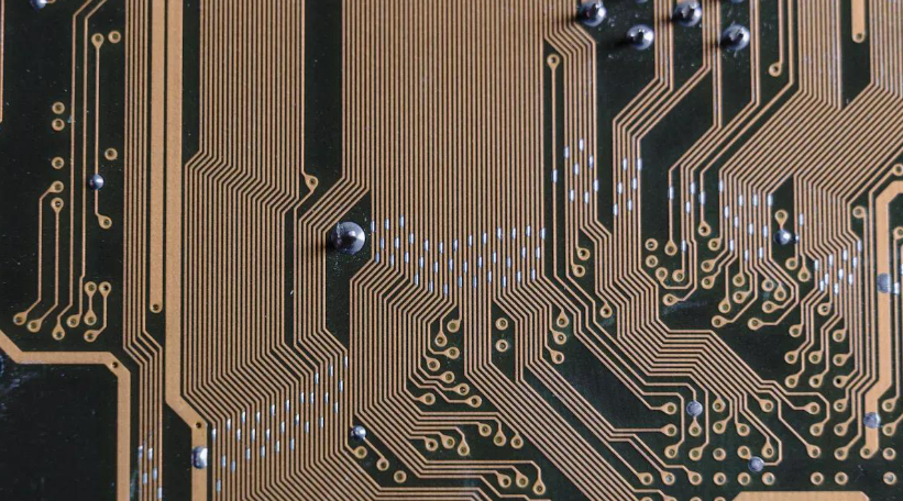 Process Edge Design for SMT