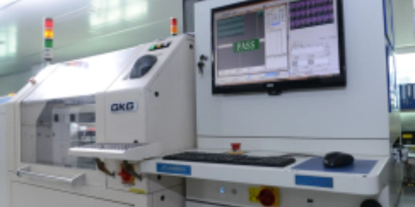 3D SPI station verifies solder paste height, area and alignment after stencil printing; on-screen result shows PASS.