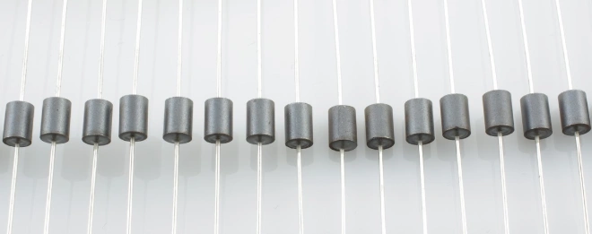 electronic components ferrite bead axial through-hole noise-filtering component
