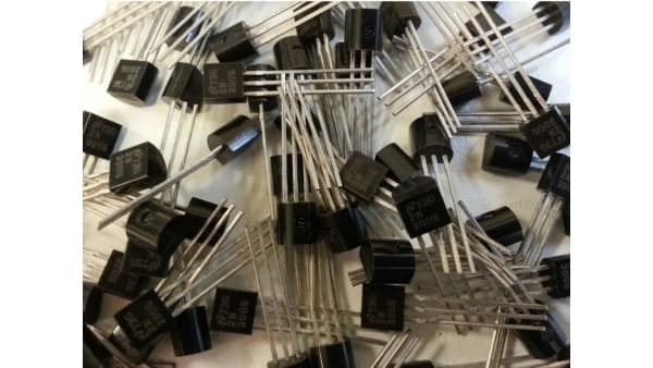 Image of various transistors, including BJTs and MOSFETs, used for signal amplification and switching in electronic circuits.